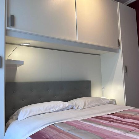 Fco Airport - Casa Di Febo Apartment Фиумичино Екстериор снимка