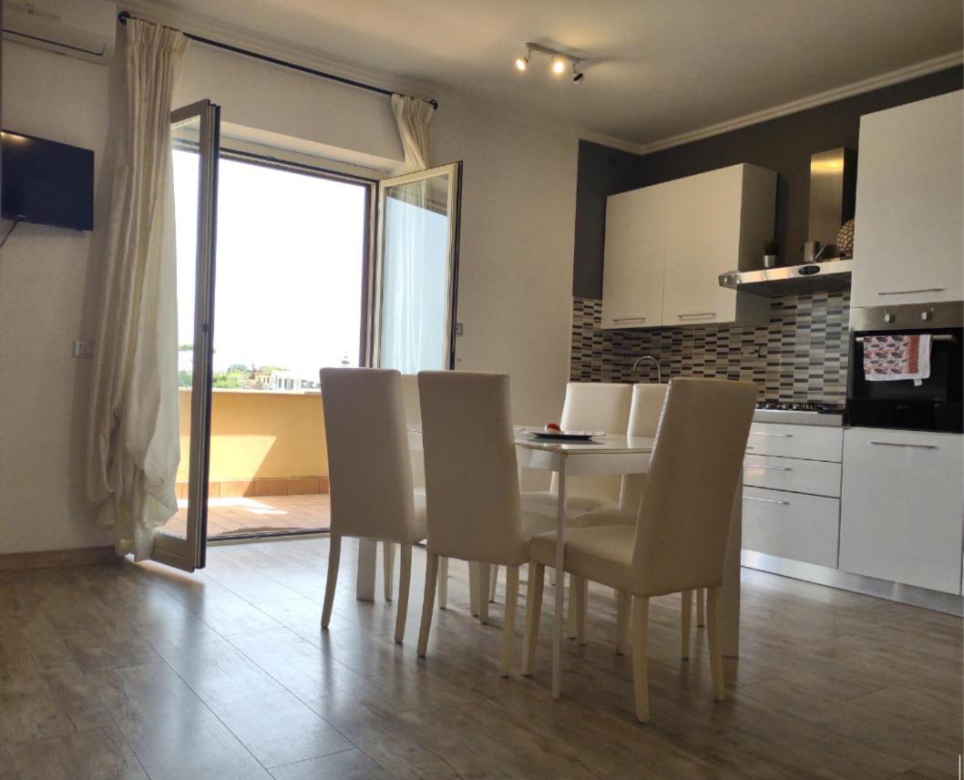 Fco Airport - Casa Di Febo Apartment Фиумичино Екстериор снимка